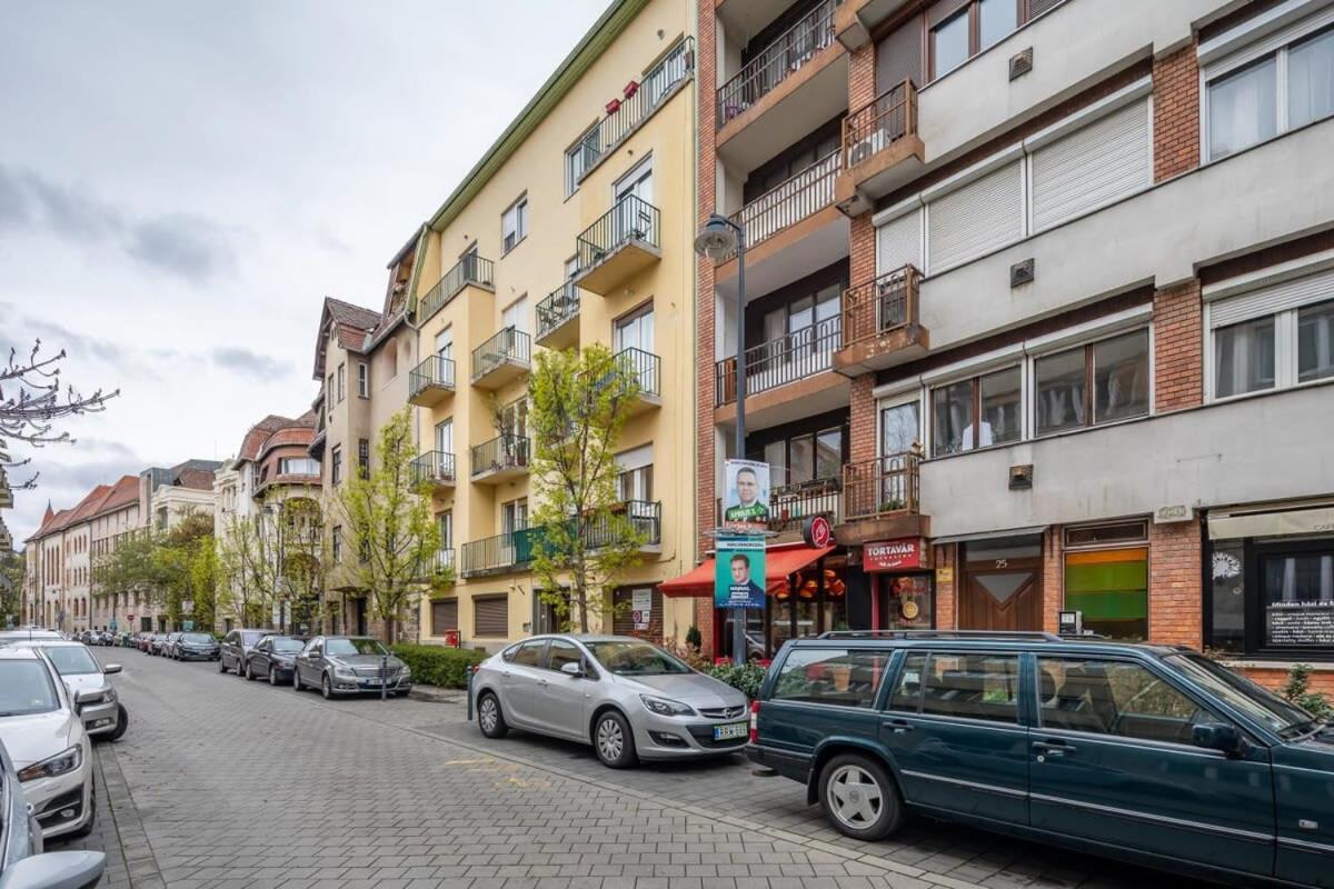 Quiet Charming Apartment Near The Center Будапеща Екстериор снимка